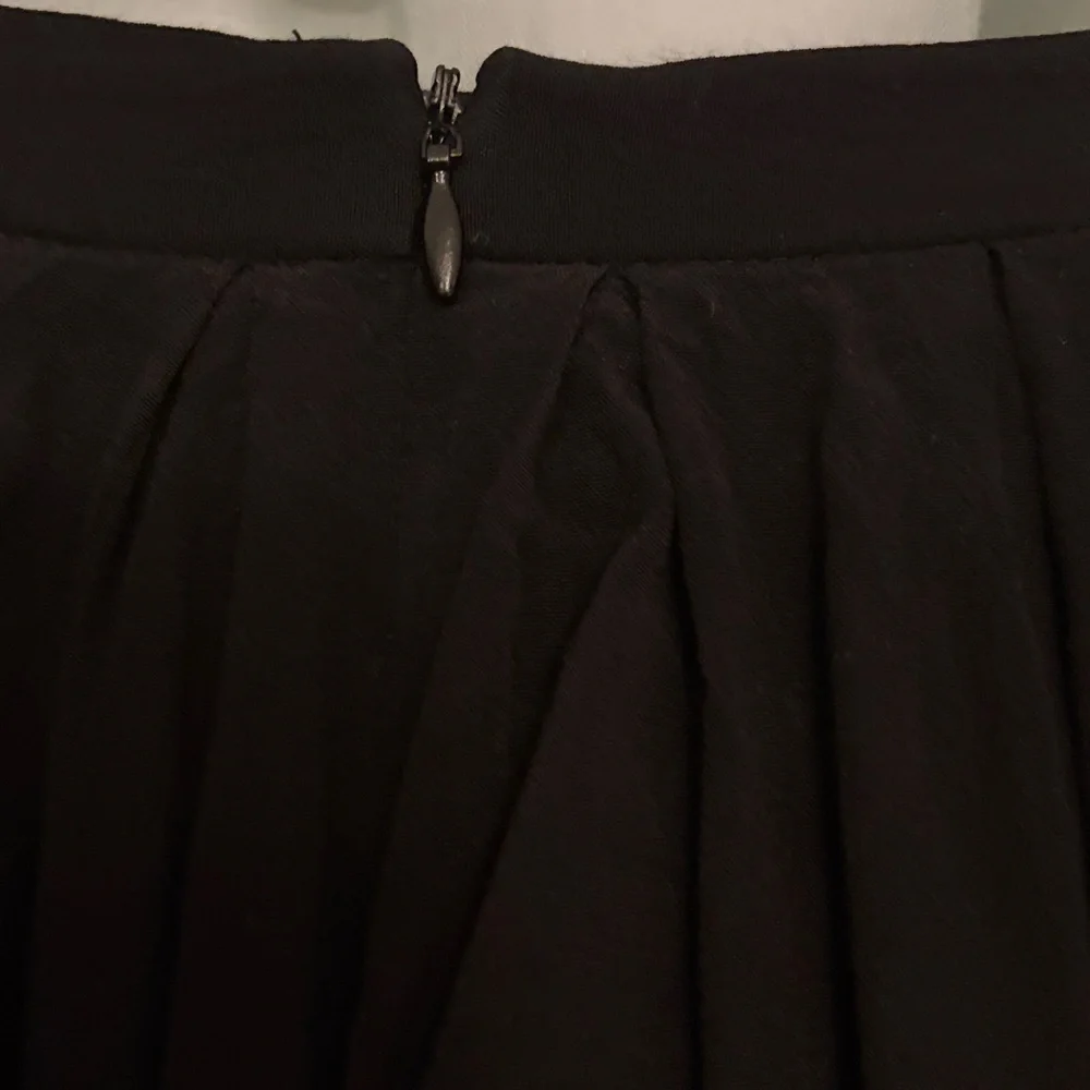 Nicole by Nicole Miller Black and White Striped Circle Skirt,‎ size 16